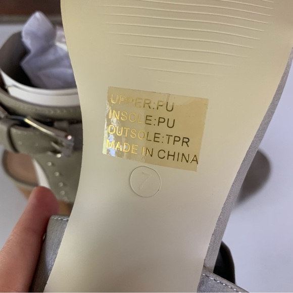 Journee Collection Womens Mabel Grey Ankle Strap Sandals US 7 M - Picture 5 of 8